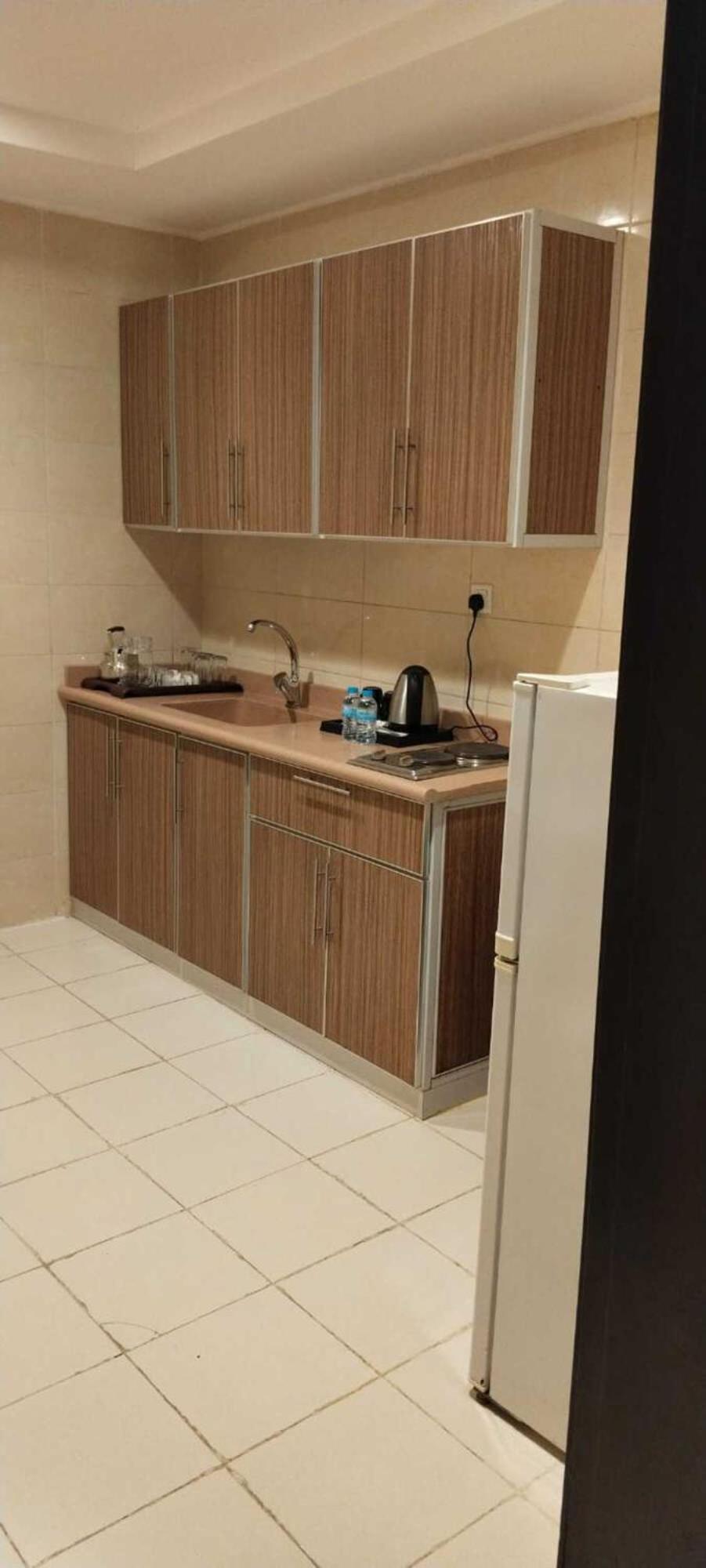 همم للوحدات السكنية - الرحيلي Jeddah Al Kura ภายนอก รูปภาพ